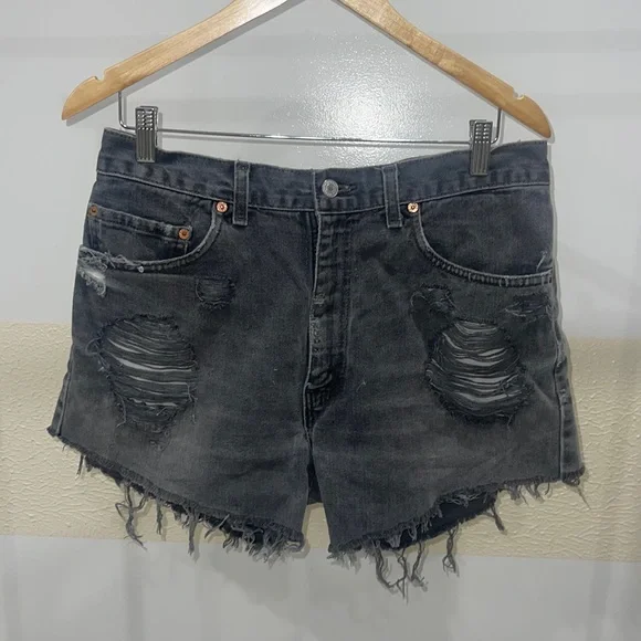COPY - Levi Jean ripped shorts - Picture 1 of 9